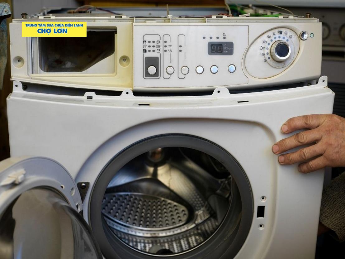 Kiểm tra máy giặt Electrolux chính xác
