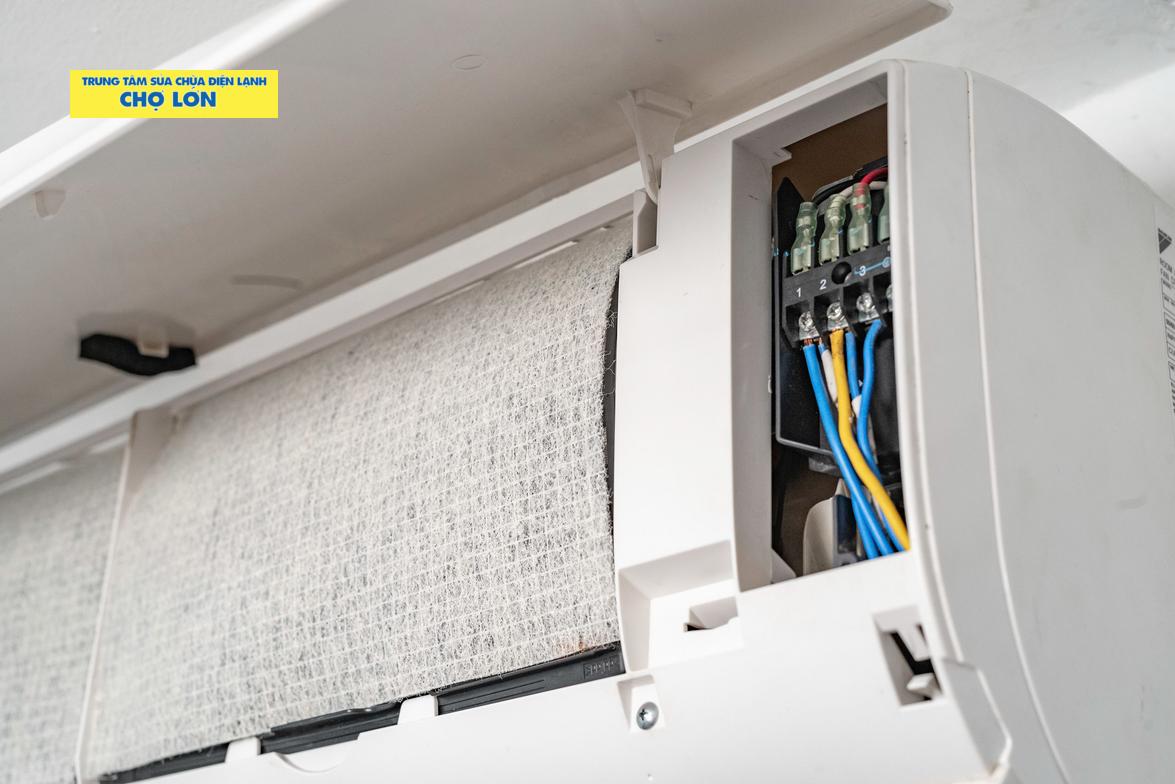 Vệ sinh máy lạnh giúp tiết kiệm điện
