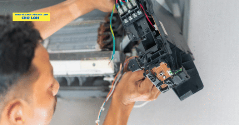 Vệ sinh máy lạnh quận 12 uy tín