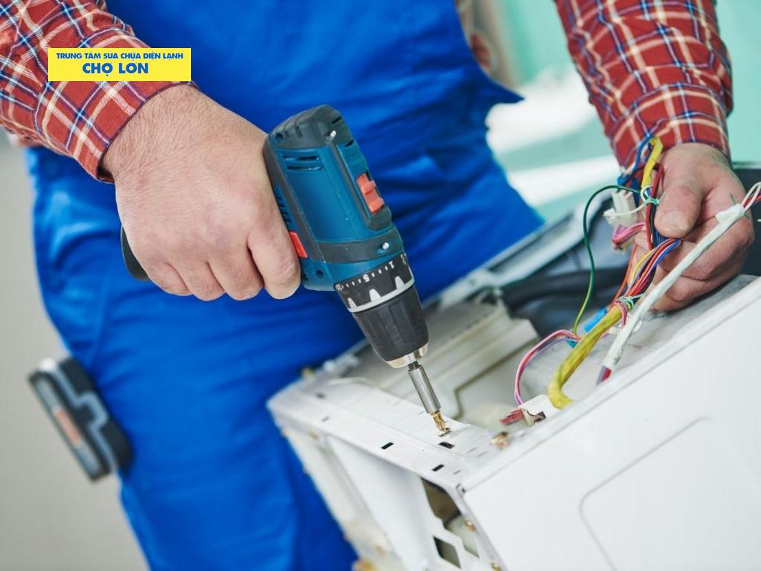 Vệ sinh phím máy giặt bị liệt hiệu quả