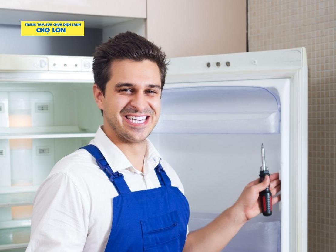 Vệ sinh tủ lạnh chuyên sâu quận 8